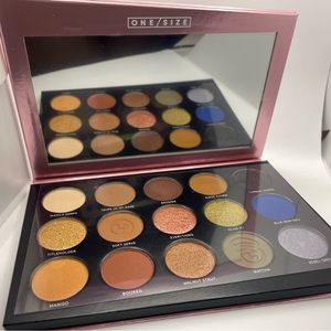 One/Size eyeshadow palette